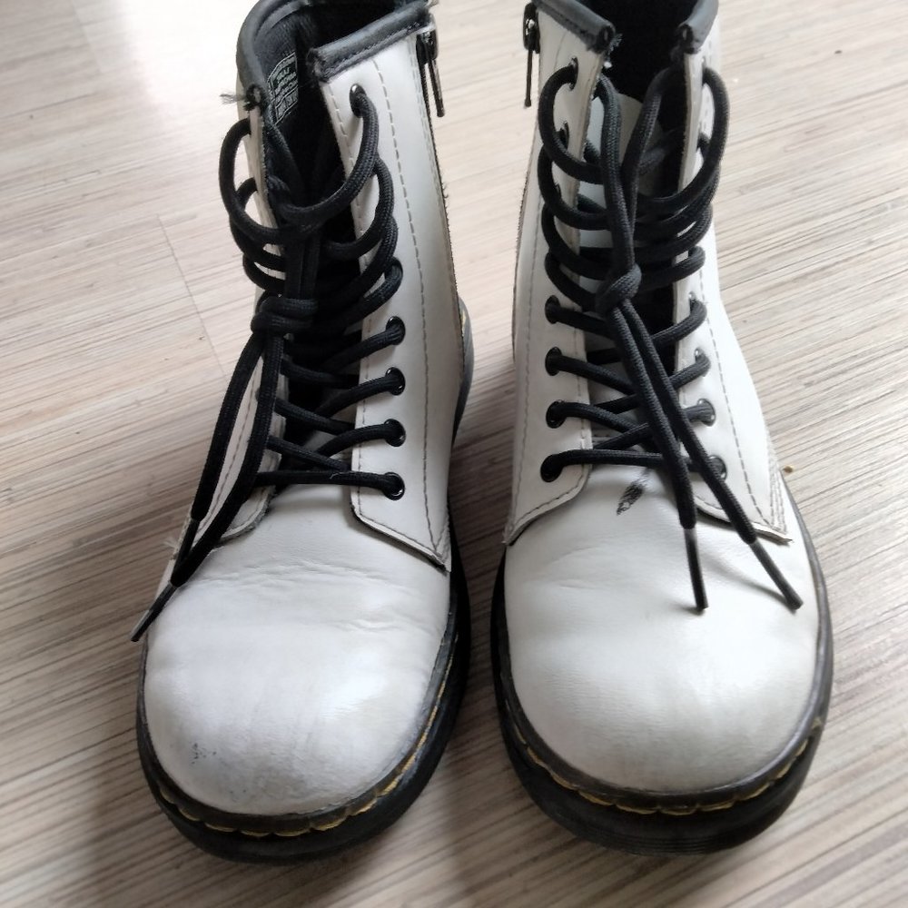 Dr. Martens Youth Girls White Boots with Side Zipper Size 3
